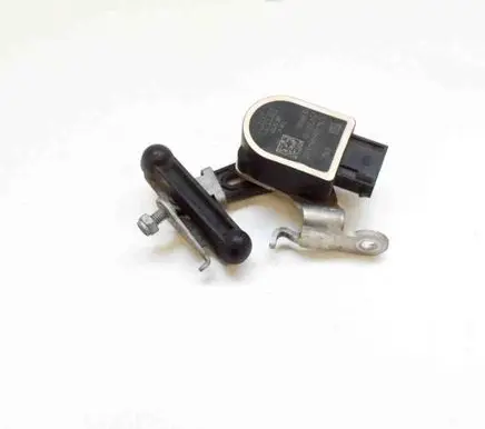 BMW 6 F12 F13 Air suspension front height level sensor 6860843 25916010