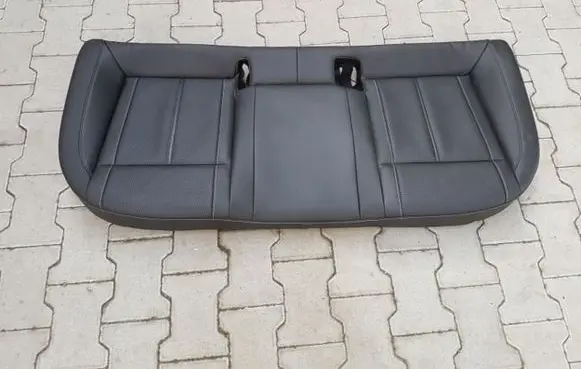 Opel Astra J Second row seats 