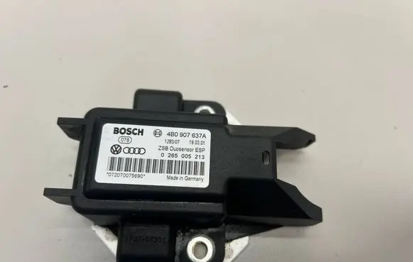 Volkswagen PASSAT B5.5 Accelerator pedal position sensor 4B0907637A 0265005213 072070075690