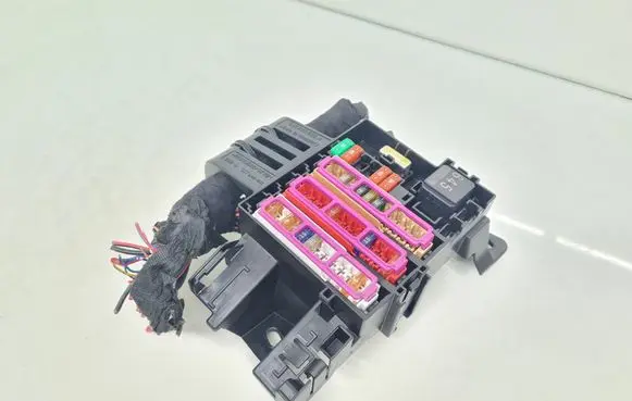 Porsche Taycan 9J1 Fuse module 9J1937592A 4H0951253A 645