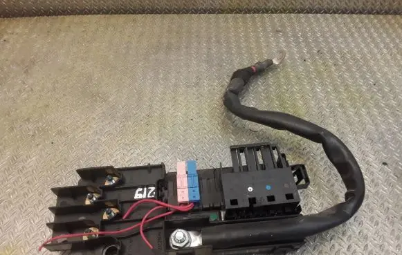 Mercedes-Benz CLS C219 Fuse box set 2115452301 A2115452301