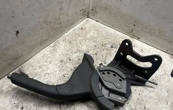 Hyundai Sonata Hand brake release handle 