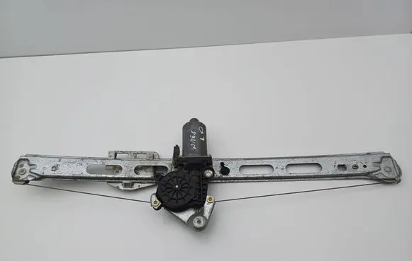 Mercedes-Benz A W168 Front door window regulator with motor 0130821673