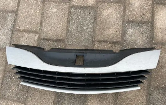 Renault Laguna II Front grill 42114