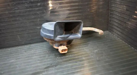 Volvo V50 Horn signal