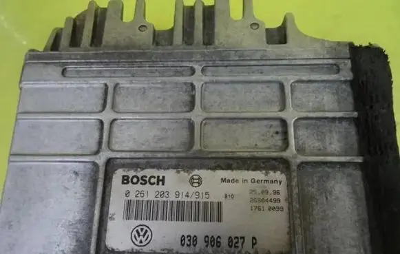 Volkswagen Polo III 6N 6N2 6NF Engine control unit/module 0261203914 030906027P