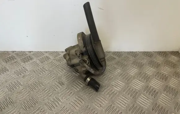 BMW 3 E90 E91 Power steering pump 6788838