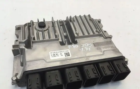 BMW 1 F40 Engine control unit/module 5A088E1