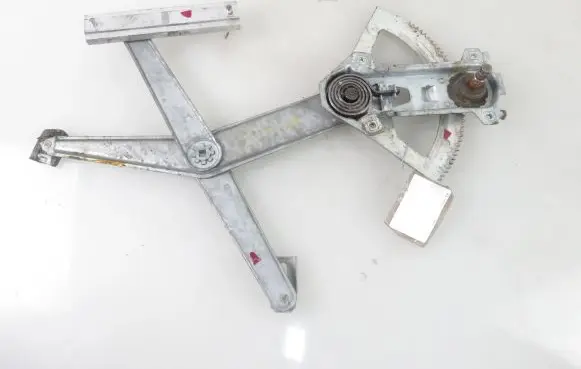 Mercedes-Benz E W124 Front door manual window regulator 