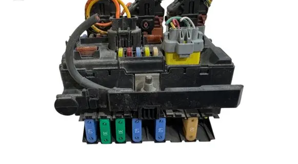 Citroen C3 Picasso Fuse module 9664997780