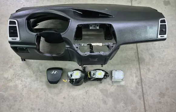 Hyundai i20 (PB PBT) Airbag set with panel 