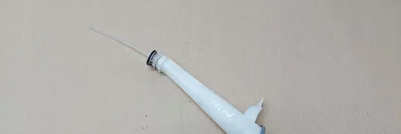 Nissan Pulsar Lamp washer fluid tank 