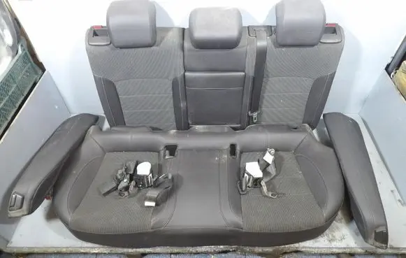Opel Insignia A Second row seats 