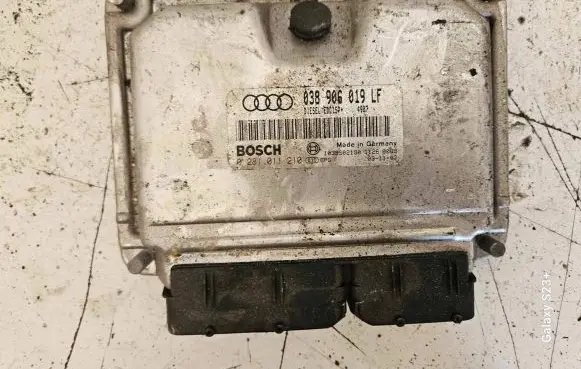 Audi A4 S4 B6 8E 8H Engine control unit/module 038906019LF 1039S02190 0281011210