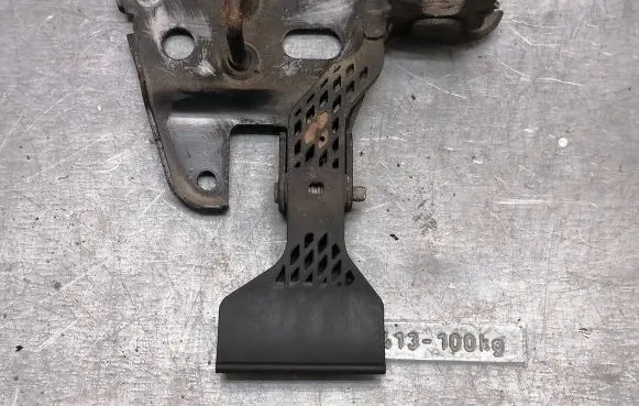 Audi A4 S4 B7 8E 8H Engine bonnet/hood lock/latch loop/hook 8e0823480F