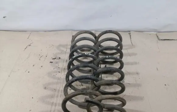 Ford Mondeo Mk III Rear coil spring