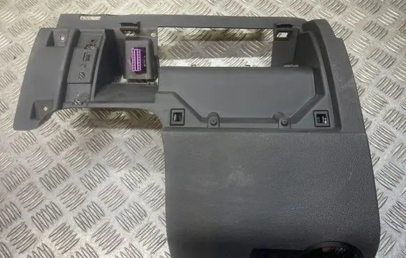 Volkswagen Touran I Dashboard lower bottom trim panel 1T1858365