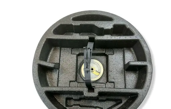 Chrysler Pacifica Tool box 68268705AD