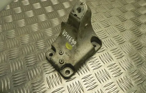 Volkswagen Phaeton Engine mounting bracket 3D0199307J VD11699