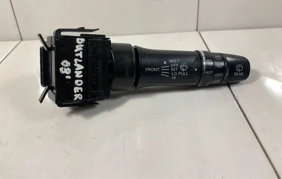 Mitsubishi Outlander Wiper control stalk 17D714