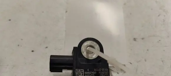KIA Sorento Airbag deployment crash/impact sensor 12292010 610435800