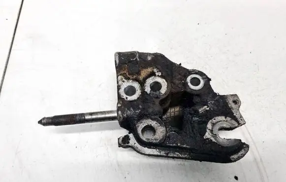 Citroen C-Crosser Engine mounting bracket
