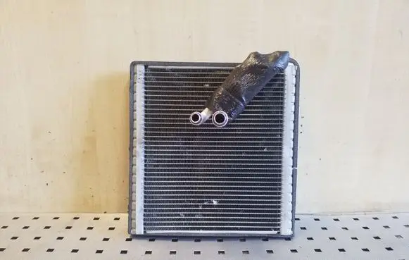 Volkswagen PASSAT B8 Air conditioning (A/C) radiator (interior) 5Q2820105B