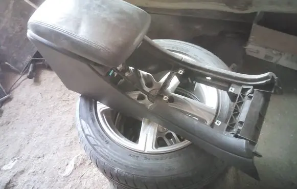 Peugeot 607 Armrest 1842966016 9629447577