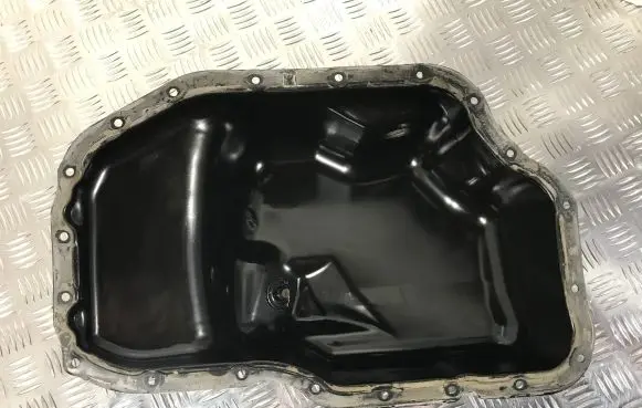 Toyota Avensis T250 Oil sump 121020R010