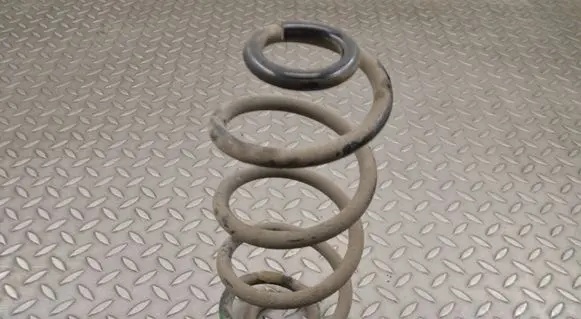Porsche Macan (95B) Rear coil spring