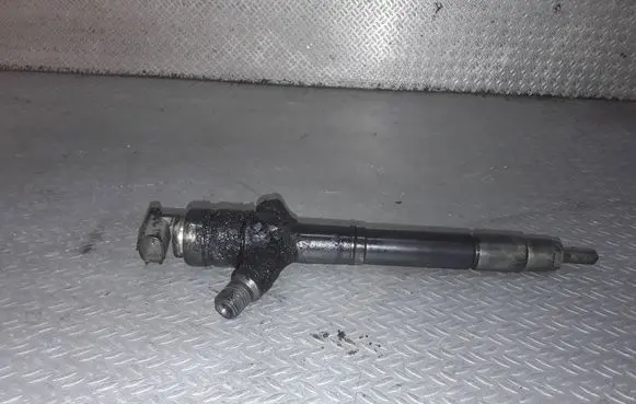 Toyota Auris 150 Fuel injector 236700r190