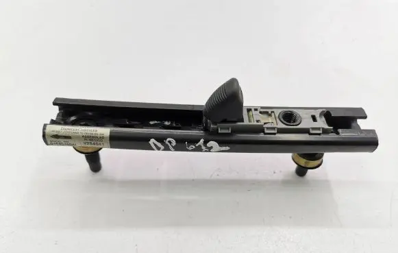 Chrysler Voyager Seat belt adjustment rail 04680460AI V254041