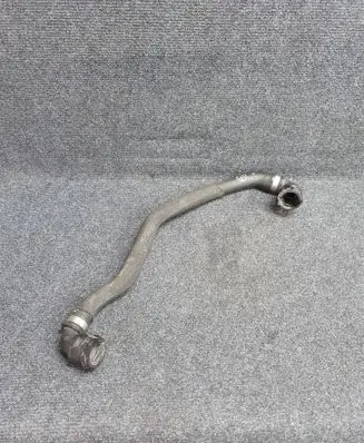 BMW 5 G30 G31 Engine coolant pipe/hose 8602652
