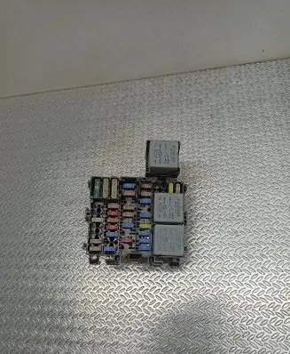 Renault Clio IV Fuse module 1550204416