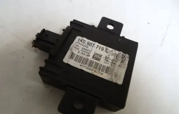 Volkswagen Eos Alarm control unit/module 