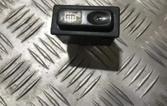 Honda Civic Windscreen/window heater switch m9004ka