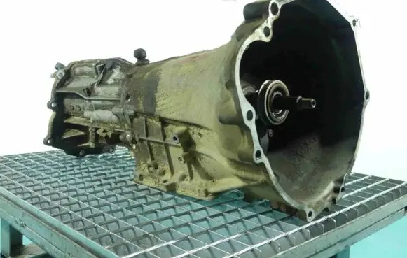 Manual 5 speed gearbox
