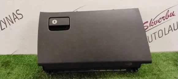 Toyota RAV 4 (XA30) Glove box 5555042040