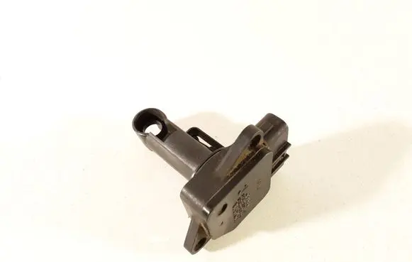 Toyota Corolla E120 E130 Mass air flow meter 2220422010 1974002030 07F04