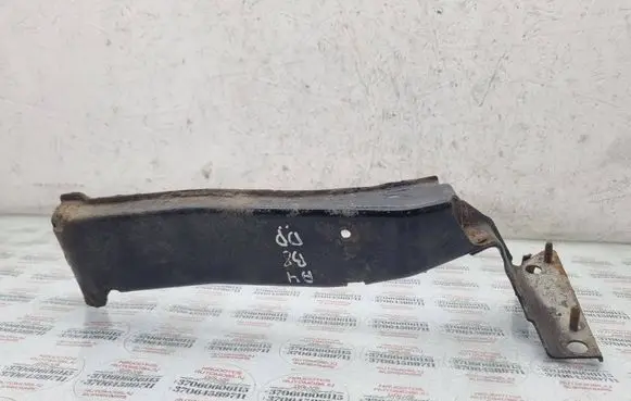 Audi A4 S4 B8 8K Fender mounting bracket 8K0821136A