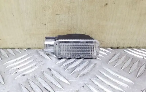Volkswagen PASSAT B5.5 Front door interior light 3B0947415B