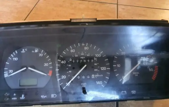 Volkswagen PASSAT B4 Speedometer (instrument cluster) 3a0919035b