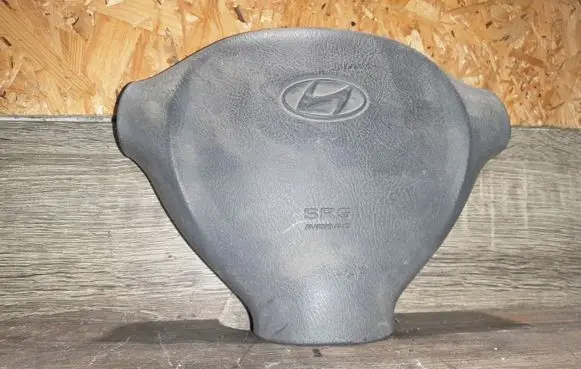Hyundai Santa Fe Steering wheel airbag 5205092 MCCR5C3VCAM