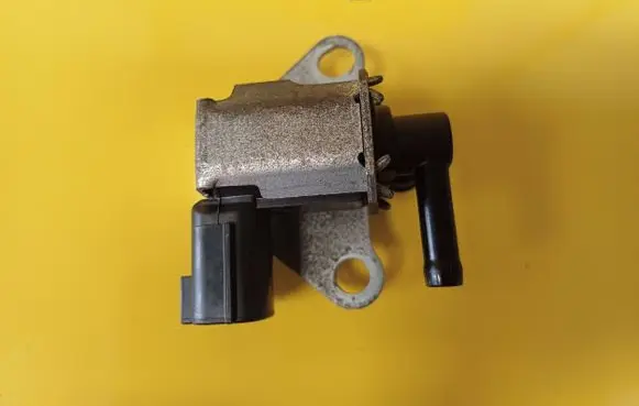 Nissan Note (E11) Turbo solenoid valve K5T46695