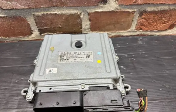 Mercedes-Benz Vito Viano W639 Engine control unit/module A6461501177 1039S20832 0281014185