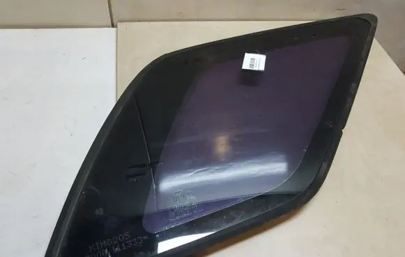 KIA Sorento Rear side window