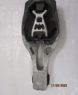 Peugeot 5008 Engine mount bracket 9811786680