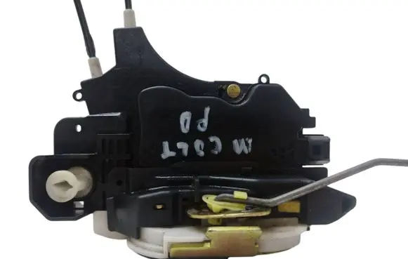 Mitsubishi Colt Front door lock 04525A