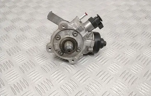Volkswagen PASSAT B7 Fuel injection high pressure pump 03L130755L