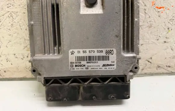 Opel Insignia A Engine control unit/module 55573539